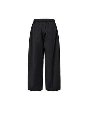 BELTED TUCK BANDING PANTS - BLACK