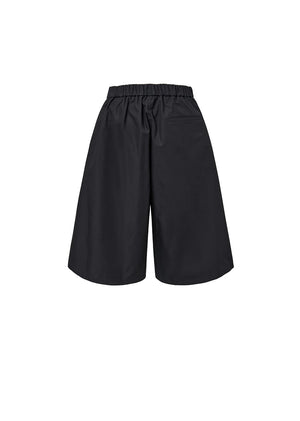 TWO TUCK WIDE SHORTS - BLACK